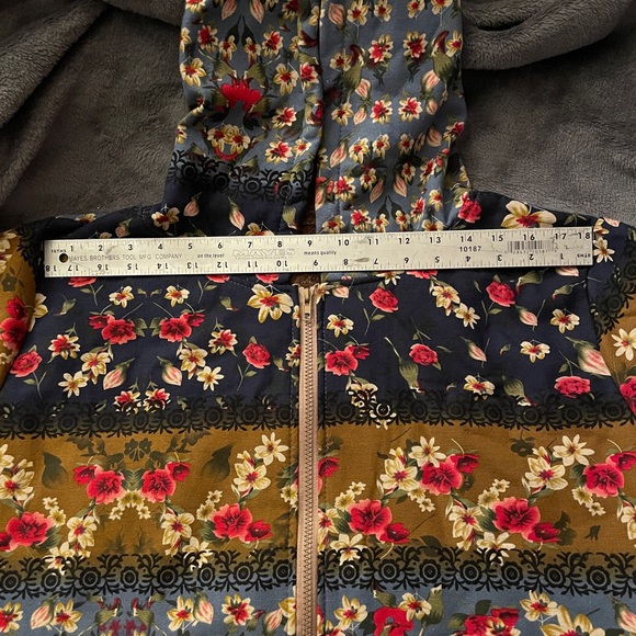 Oversized lined jacket with hood - Picture 8 of 9